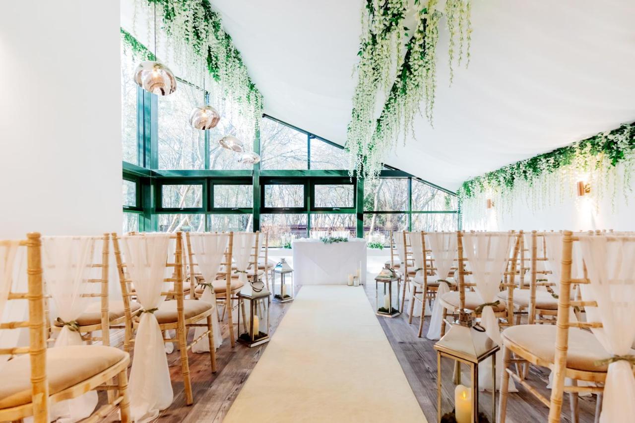 Chevin Country Park Hotel & Spa オトリー エクステリア 写真