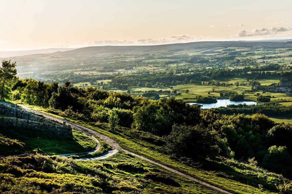 Chevin Country Park Hotel & Spa オトリー エクステリア 写真